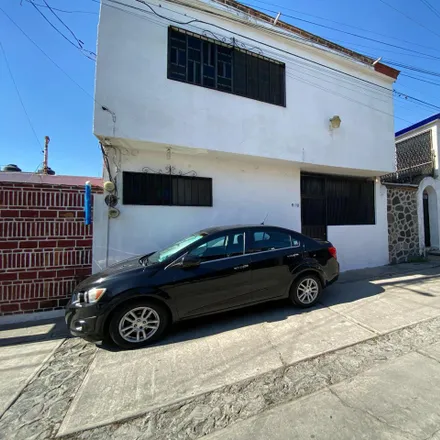 Buy this studio house on Calle 30 Sur in Ciudad Industrial del Valle de Cuernavaca, 62578 Tejalpa