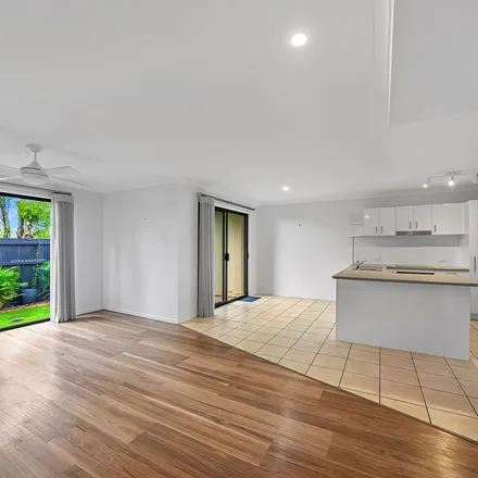 Image 1 - Santa Isobel Boulevard, Pacific Pines QLD 4212, Australia - Apartment for rent