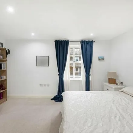 Image 9 - 171 Greyhound Road, London, W6 8NL, United Kingdom - Apartment for sale