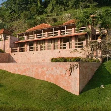 Buy this studio house on Luxury Villas $ 499