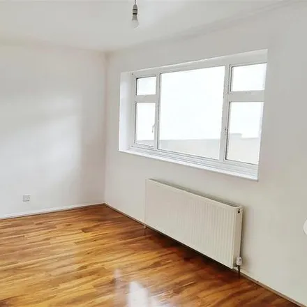 Rent this 3 bed apartment on Tillotson Road in London, N9 9AQ