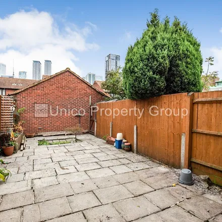 Image 3 - 25 Claire Place, Millwall, London, E14 8NJ, United Kingdom - Townhouse for rent