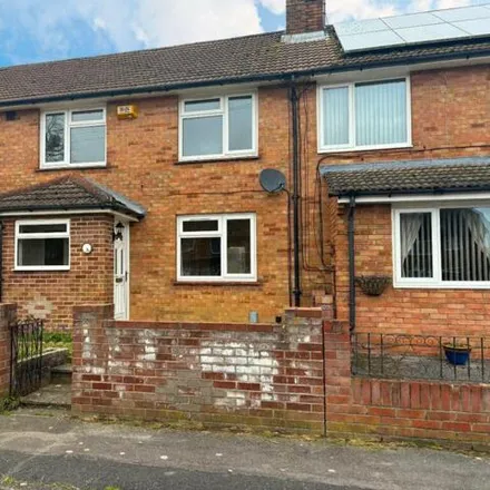 Rent this 3 bed townhouse on 5 Littleton Grove in Havant, PO9 5HH
