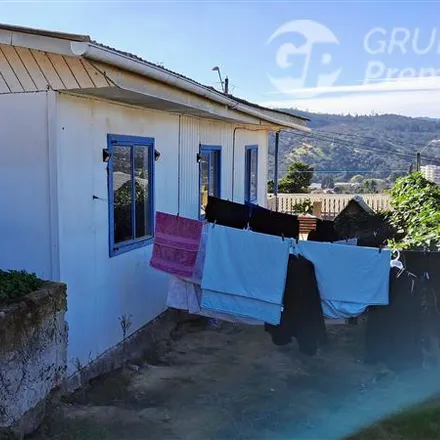 Buy this 3 bed house on Thomas Alba Edison 0256 in 243 0590 Quilpué, Chile