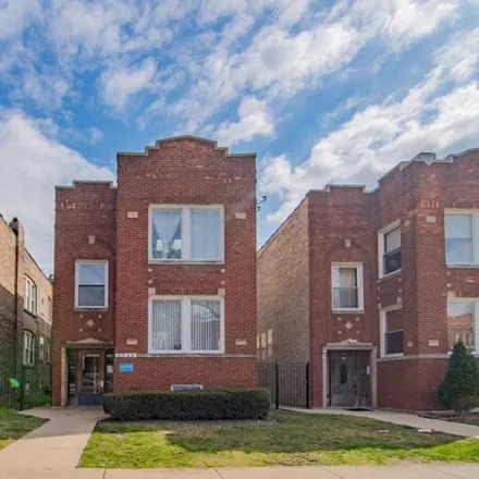 Rent this 2 bed apartment on 3343 North Springfield Avenue in Chicago, IL 60618