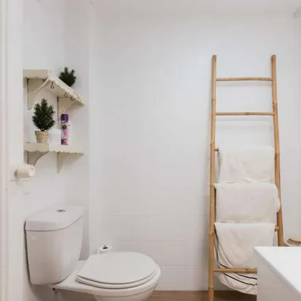 Rent this 2 bed apartment on Colegio San Pedro Pascual in Plaça de l'Horticultor Corset, 46008 Valencia