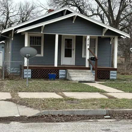 Buy this 2 bed house on 853 East 6th Avenue in Hutchinson, KS 67501