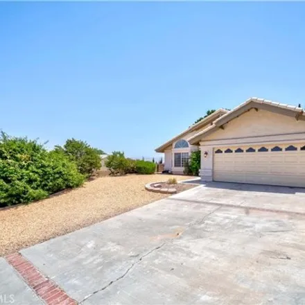 Image 3 - 17785 Vista Point Dr, Victorville, California, 92395 - House for sale