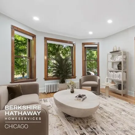 Image 5 - 6115 North Hermitage Avenue, Chicago, IL 60660, USA - House for sale