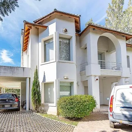 Buy this 6 bed house on Vieytes in Partido de Ezeiza, 1801 Canning