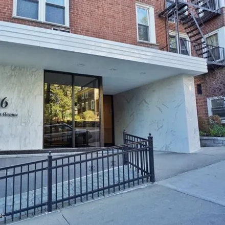 Buy this 1 bed condo on 36 Hamilton Avenue in New York, NY 10301