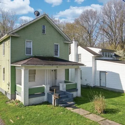 Buy this 3 bed house on 1437 Jersey Street in Alliance, OH 44601