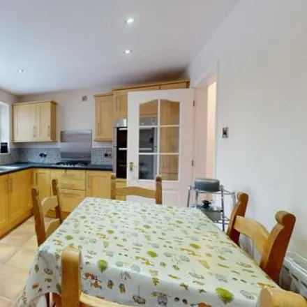 Image 5 - Tanfield Drive, Burley-in-Wharfedale, LS29 7RT, United Kingdom - House for sale