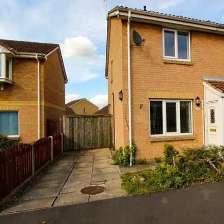 Buy this 3 bed duplex on Eden Field Road in Edenthorpe, DN3 2PD