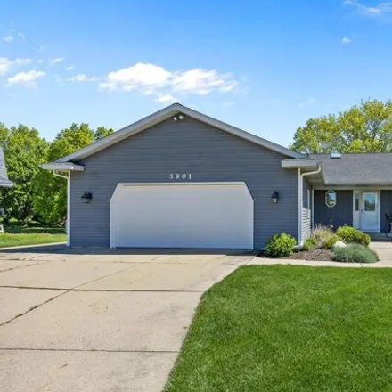 Buy this 4 bed house on 3925 Sante Fe Court Southwest in Grandville, MI 49418