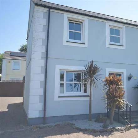 Rent this 3 bed house on unnamed road in Redruth, TR15 3AG