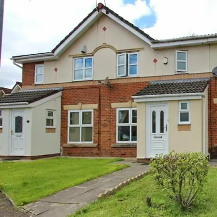 Buy this 3 bed townhouse on Brightwater Close in Whitefield, M45 8SE