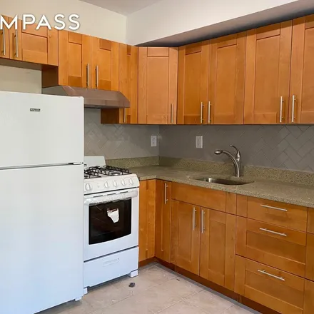 Rent this 1 bed apartment on 33 Trumbull Place in New York, NY 10301