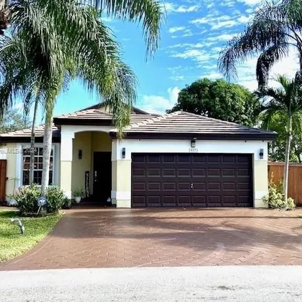 Image 1 - 19573 Northwest 82nd Place, Hialeah Gardens, FL 33015, USA - House for sale