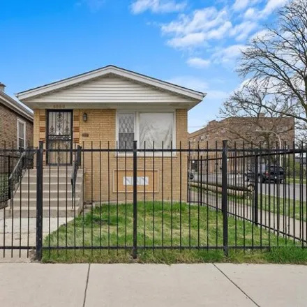 Buy this 3 bed house on 6800 South Claremont Avenue in Chicago, IL 60636