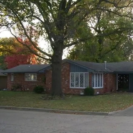 Buy this 3 bed house on West Chestnut Street in Chanute, Neosho County