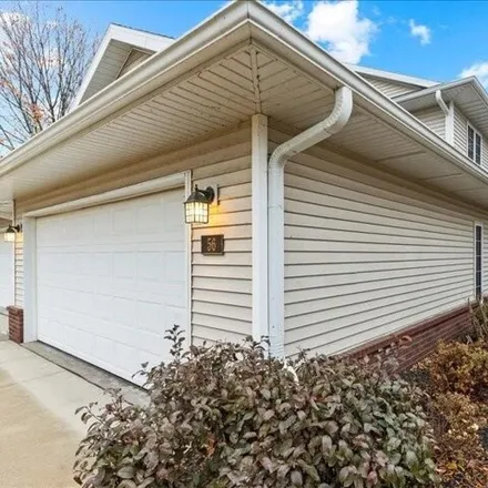 Image 3 - 1 Pentire Circle, Iowa City, IA 52245, USA - Condo for sale