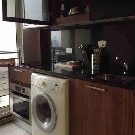 Rent this 1 bed apartment on Tasty Congee & Noodle Wantun Shop in 387/5, Soi Sukhumvit 55