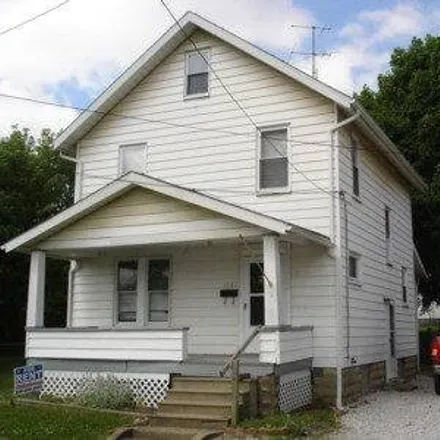 Rent this 3 bed house on 1013 Mosley Court Southwest in Lincoln Heights, Canton