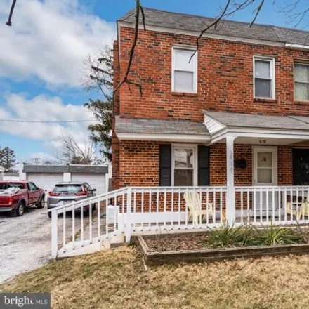 Image 2 - 1837 Powell Street, Norristown, PA 19401, USA - House for sale