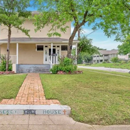 Buy this 5 bed house on 674 North 22nd Street in Waco, TX 76707