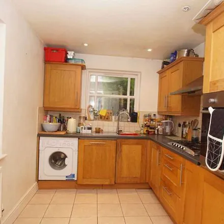 Rent this 4 bed townhouse on Molewood Road in Waterford, SG14 3AJ