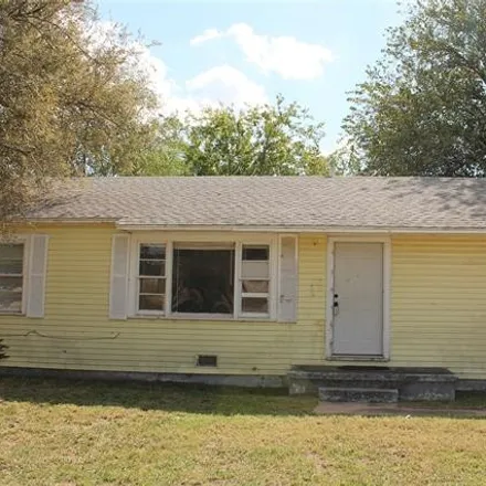 Buy this 3 bed house on 220 East 52nd Place North in Tulsa, OK 74126