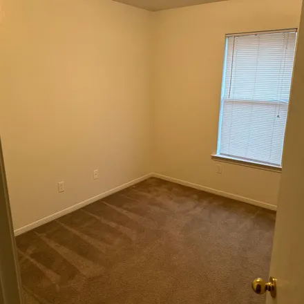 Rent this 1 bed room on 1681 Yuma Trail in Harker Heights, Bell County