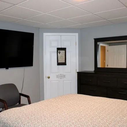 Rent this 2 bed apartment on Harrisonburg