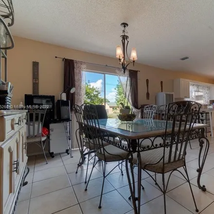 Image 7 - 2014 Southeast Berkshire Boulevard, Port Saint Lucie, FL 34952, USA - House for sale