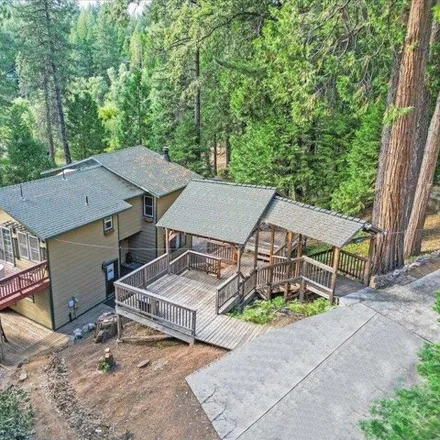 Buy this 4 bed house on 23856 Pine Lake Dr in Twain Harte, California