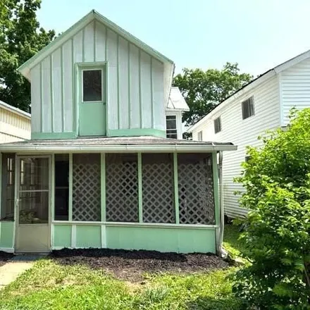 Buy this 2 bed house on Elmwood Drive in Lancaster, OH 43130