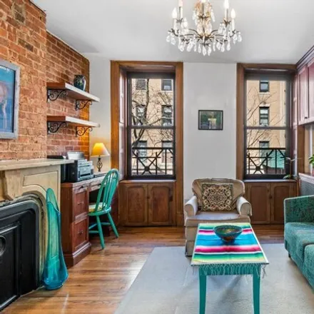 Image 2 - 220 East 82nd Street, New York, NY 10028, USA - Apartment for sale