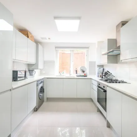 Image 5 - 10 Elm Tree Road, London, NW8 9JX, United Kingdom - Apartment for rent