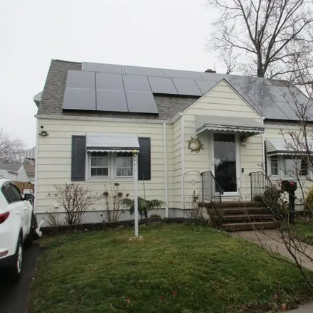 Buy this 4 bed house on 132 Girard Avenue in Brightview, New Haven