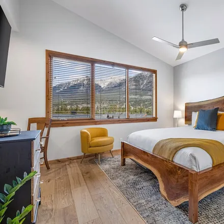 Rent this 1 bed condo on Canmore in AB T1W 0C8, Canada