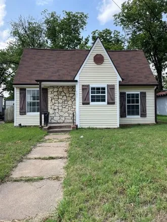 Buy this 3 bed house on Cross My Heart Scent Company in 1102 North Main Street, Cleburne