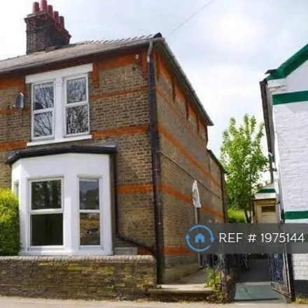 Rent this 5 bed house on Masjid Al Ikhlas & Cambridge Islamic Centre in 4 Devonshire Road, Cambridge