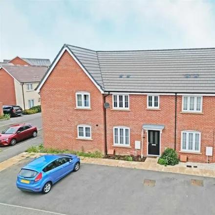 Buy this 3 bed townhouse on Northey Avenue in Bletchley, MK3 5SB
