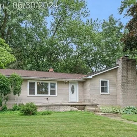 Buy this 4 bed house on 829 Markdale St in Orion, Michigan