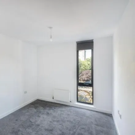 Image 5 - Triangle Road, London, London, E8 - Apartment for rent