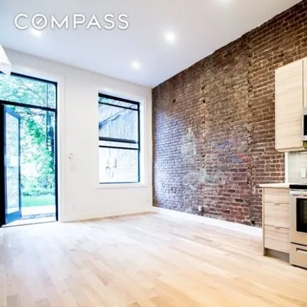 Image 5 - 1008 Manhattan Avenue, New York, NY 11222, USA - House for rent