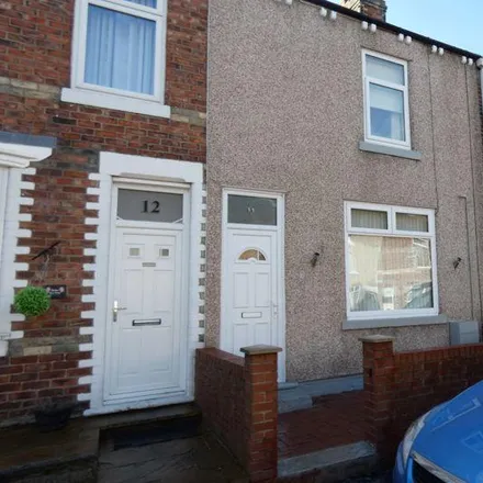 Rent this 2 bed townhouse on High Street in Eldon Lane, DL14 8SW