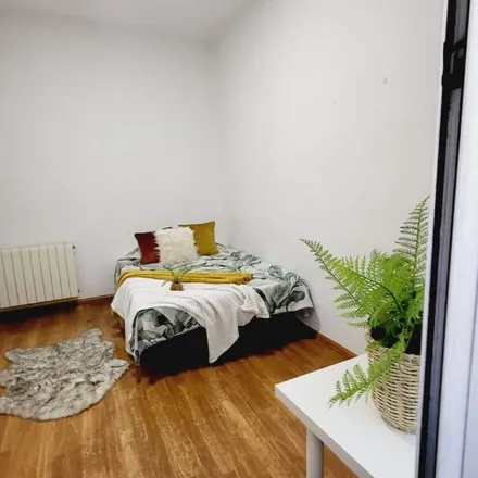 Image 6 - Calle de Ferraz, 33, 28008 Madrid, Spain - Apartment for rent