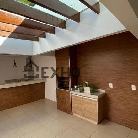 Buy this 4 bed house on Avenida Belo Horizonte in Setor Industrial Aeroporto, Anápolis - GO